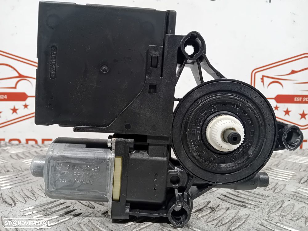Motor de Elevador de Vidro Porta Frente Direito VW Passat B6 0130822451 Original - 2