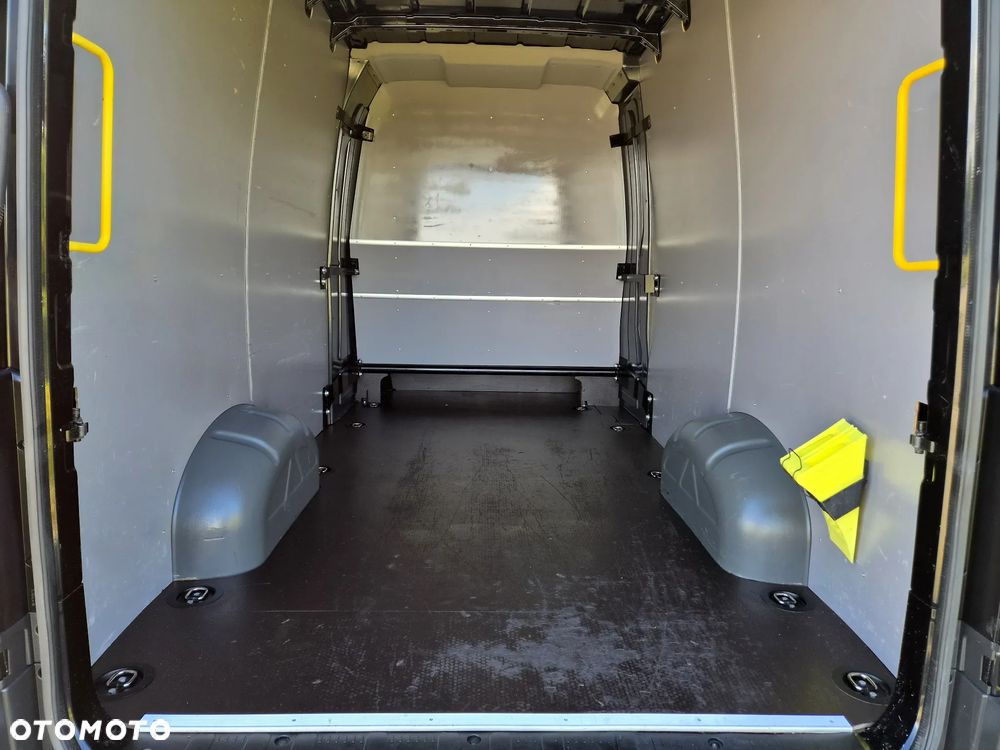 Volkswagen Crafter - 17