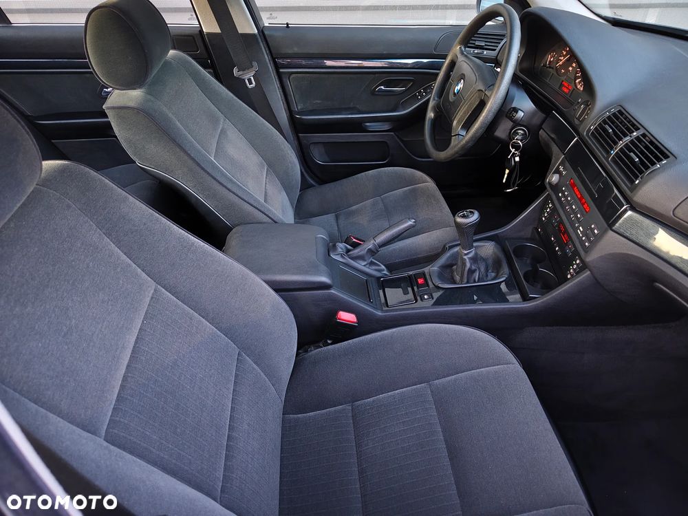 BMW Seria 5 - 35