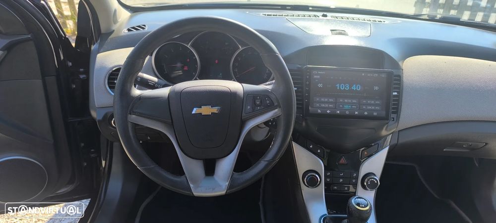 Chevrolet Cruze 1.6 LS - 12