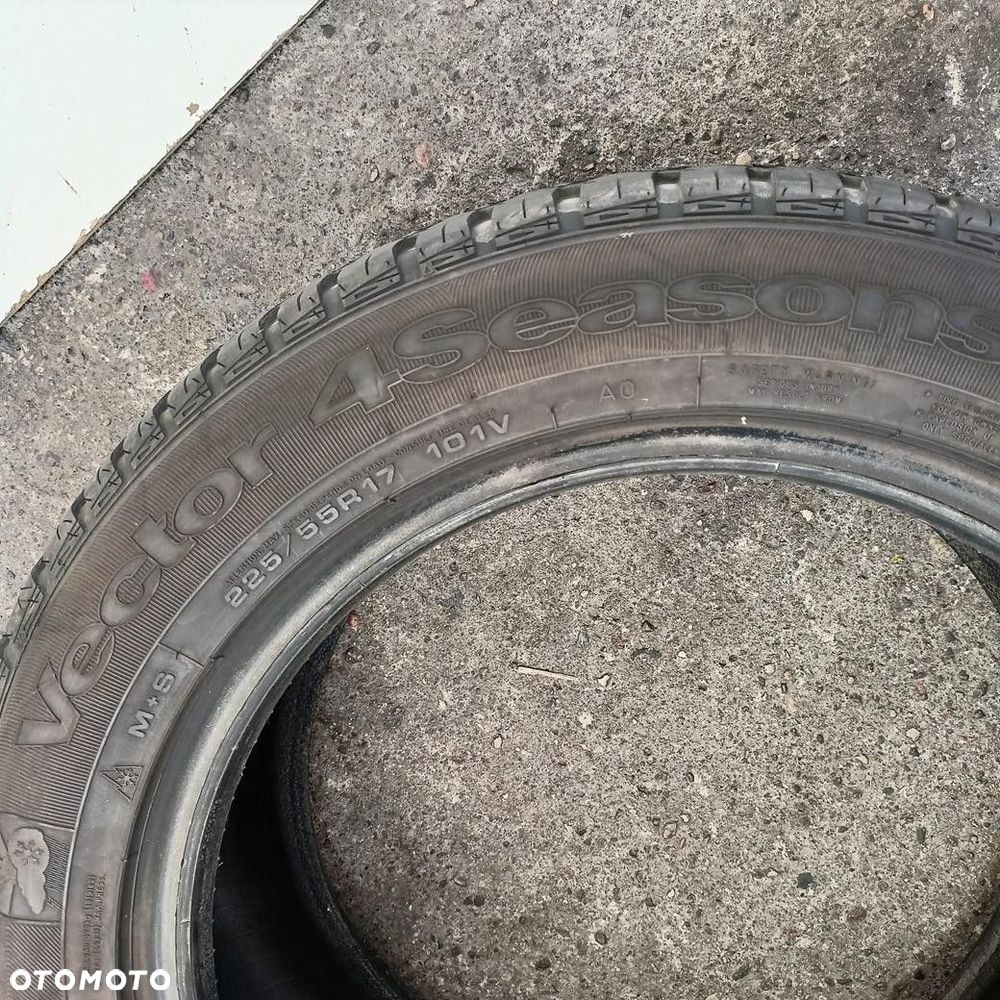 Opona 225/55/17 Goodyear Vector 4Seasons (F6007) - 3