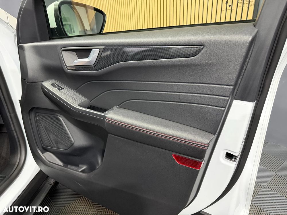 Ford Kuga 2.5 Duratec PHEV ST-LINE X - 25