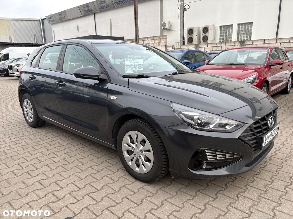 Hyundai i30 1.5 DPI Classic + - 5