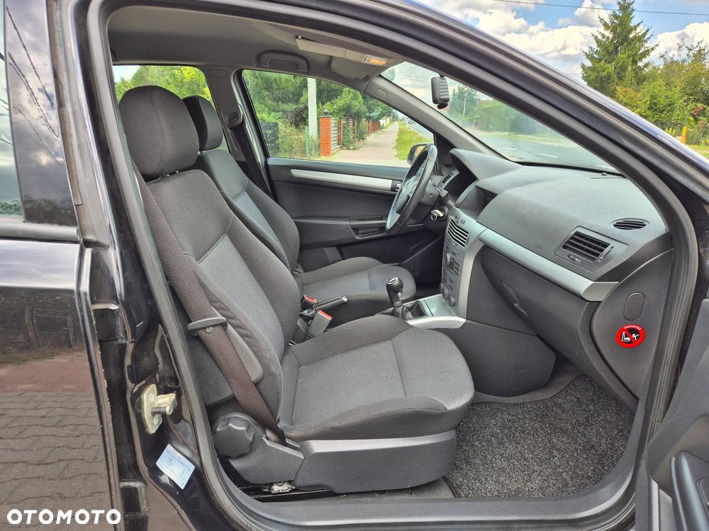 Opel Astra 1.6 Design Edition - 11