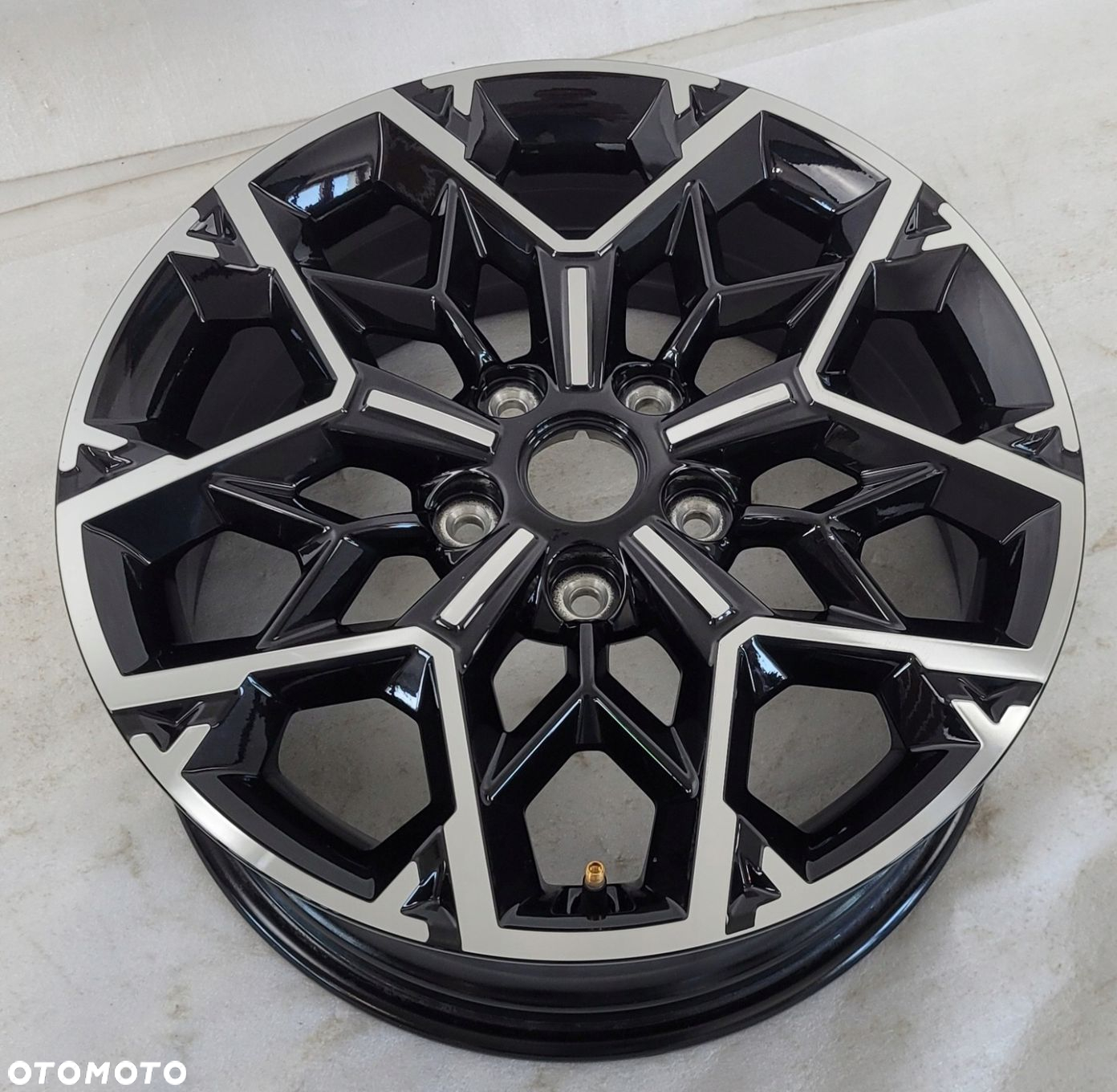 FELGA KIA CEED III PROCEED GT 7X17 ET53 5X114,3 67,1 52910-J7BA0 - 4