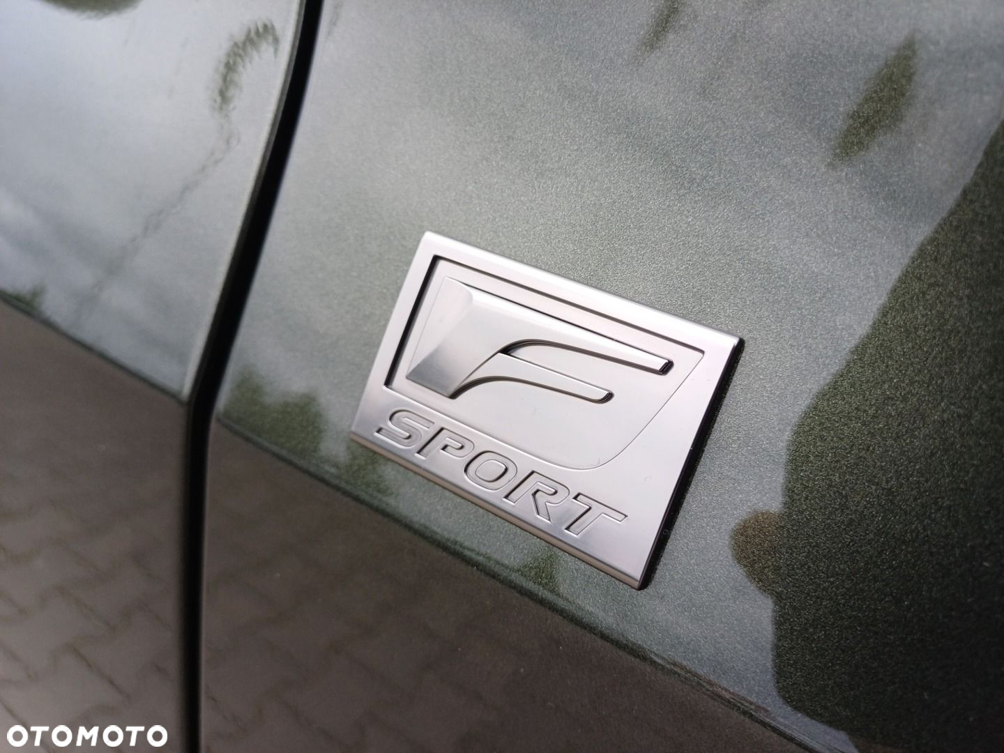 Lexus UX 300h F Sport Design - 12