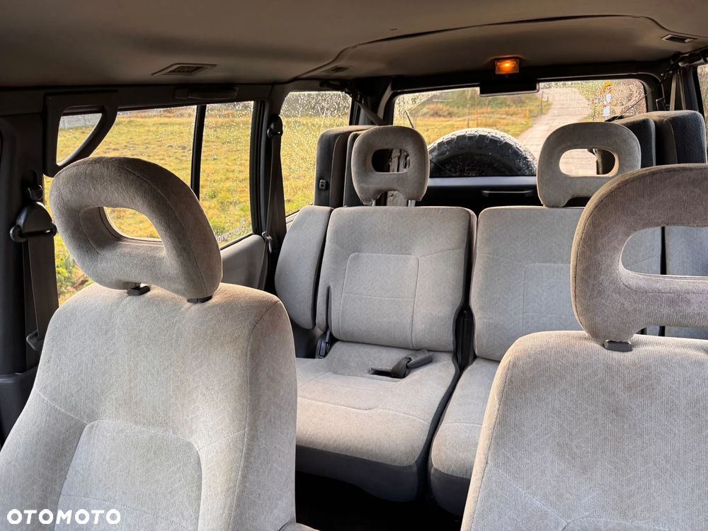 Mitsubishi Pajero - 24