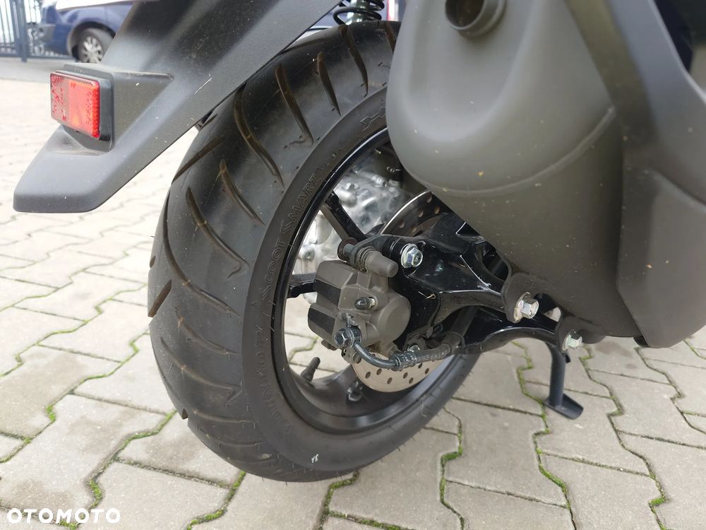 Yamaha NMAX - 16