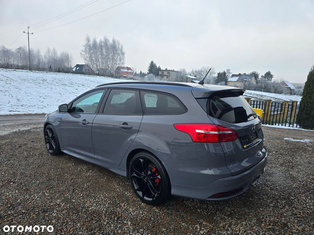 Ford Focus 2.0 EcoBoost ST mit Leder-Sport-Paket - 4
