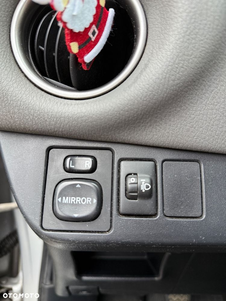 Toyota Yaris 1.0 Active - 12