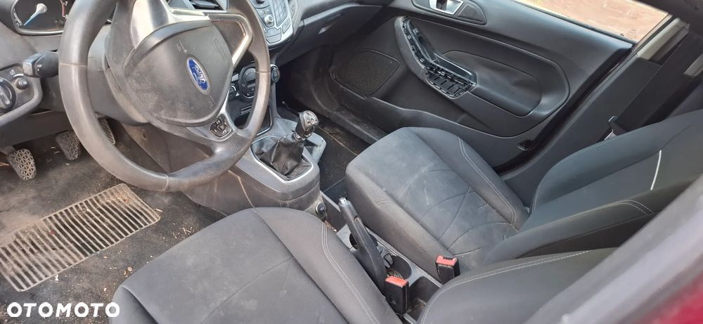 Ford Fiesta - 12