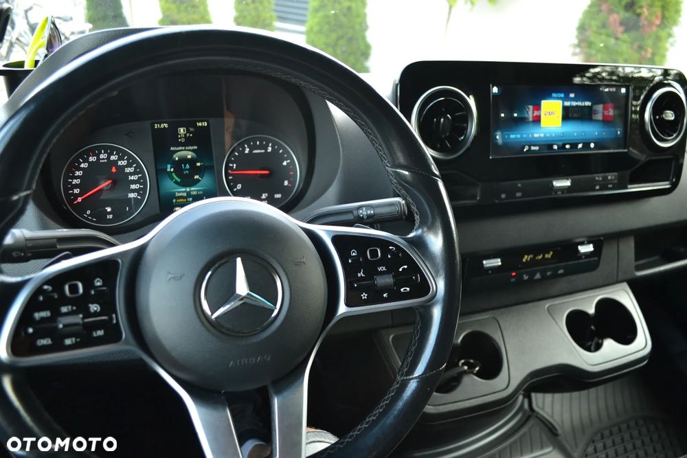Mercedes-Benz Sprinter - 16