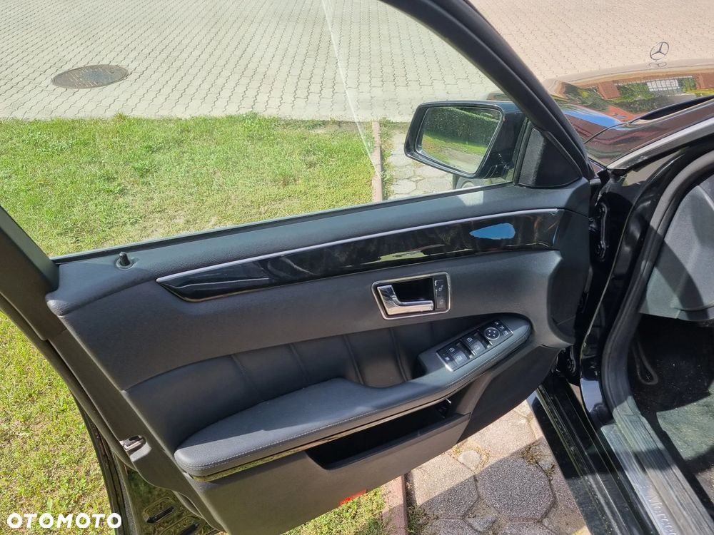Mercedes-Benz Klasa E 350 CDI DPF 4Matic BlueEFFICIENCY 7G-TRONIC Avantgarde - 11