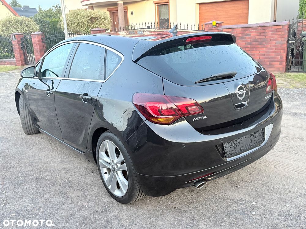 Opel Astra 1.4 T Cosmo - 4