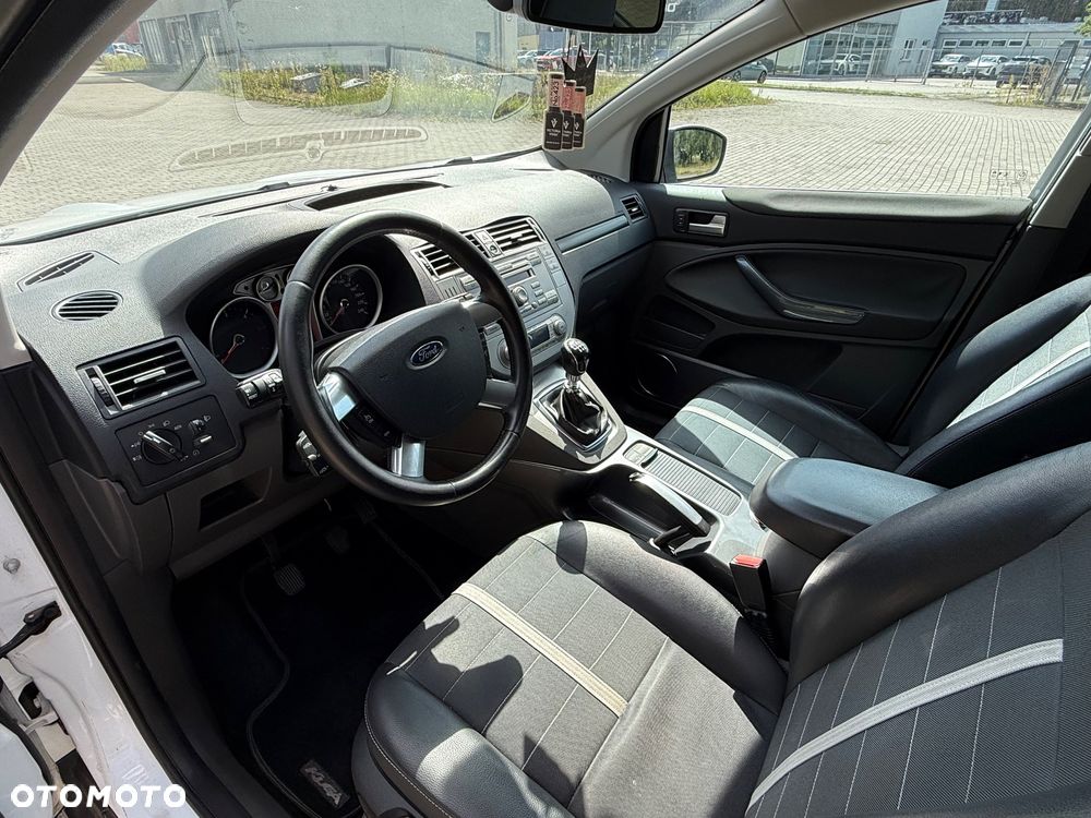 Ford Kuga 2.0 TDCi 2x4 Titanium - 6