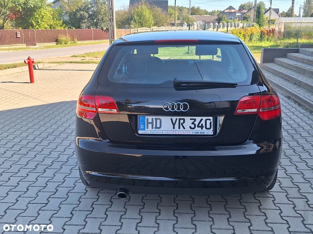 Audi A3 Sportback 1.6 Ambiente - 4