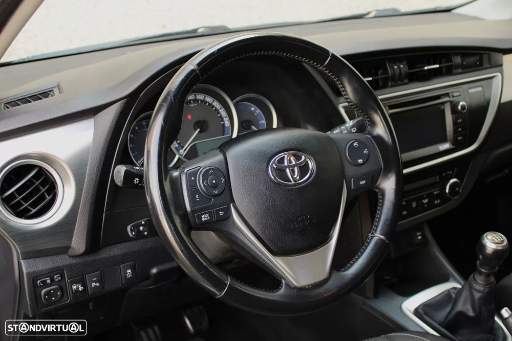 Toyota Auris 1.4 D-4D Exclusive+Navi - 14