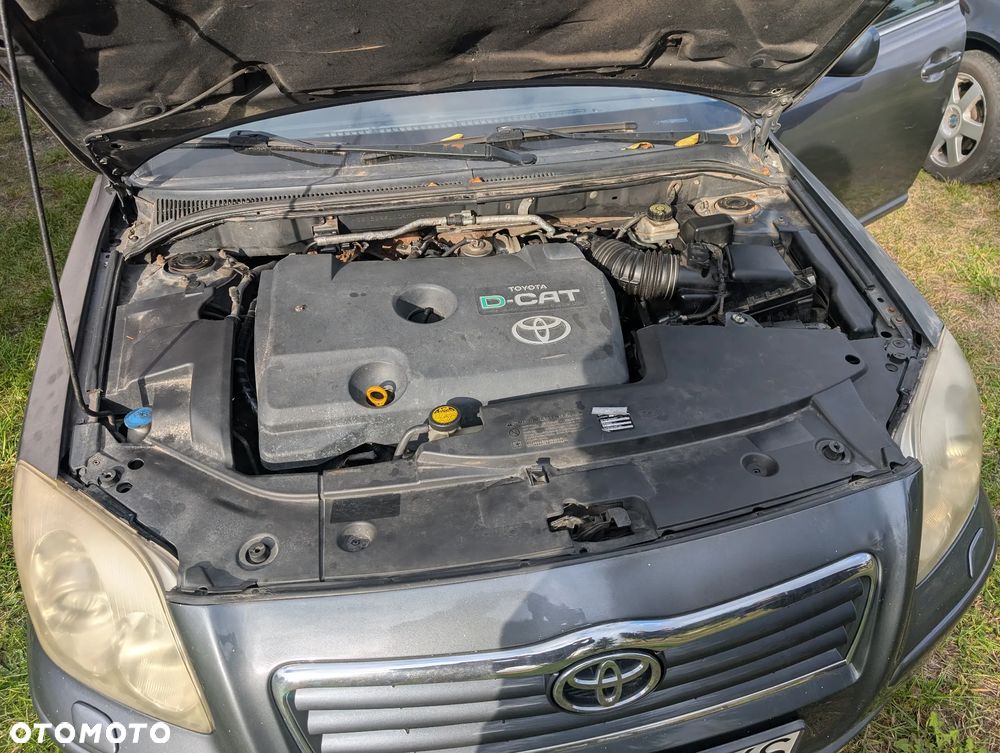 Toyota Avensis 2.2 D-4D Sol - 8
