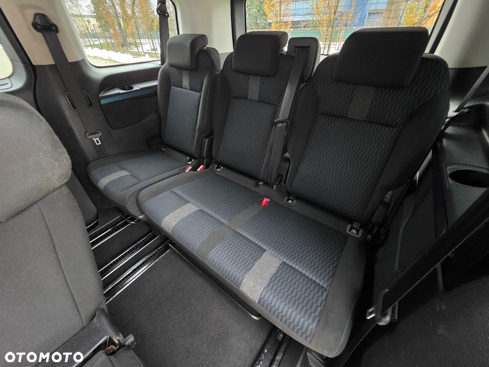Peugeot Traveller L2 2.0 Allure - 19