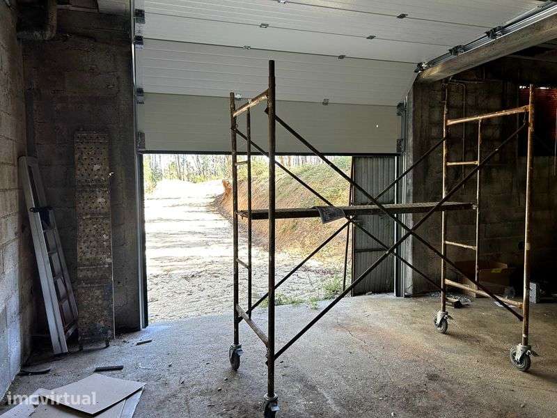Armazem Carnide Pombal com 300m2 completo ou em parcelas para arrendar