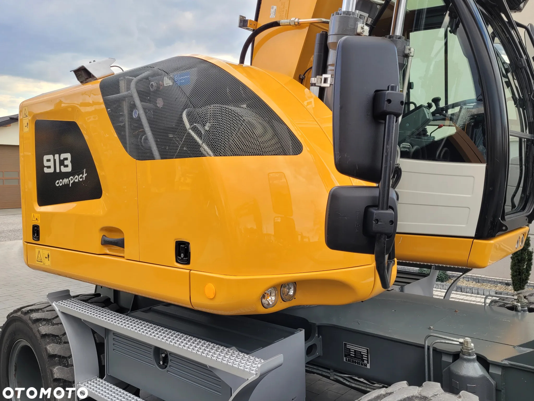 Liebherr A913 compact / 3400h / jak NOWA!!! / - 23