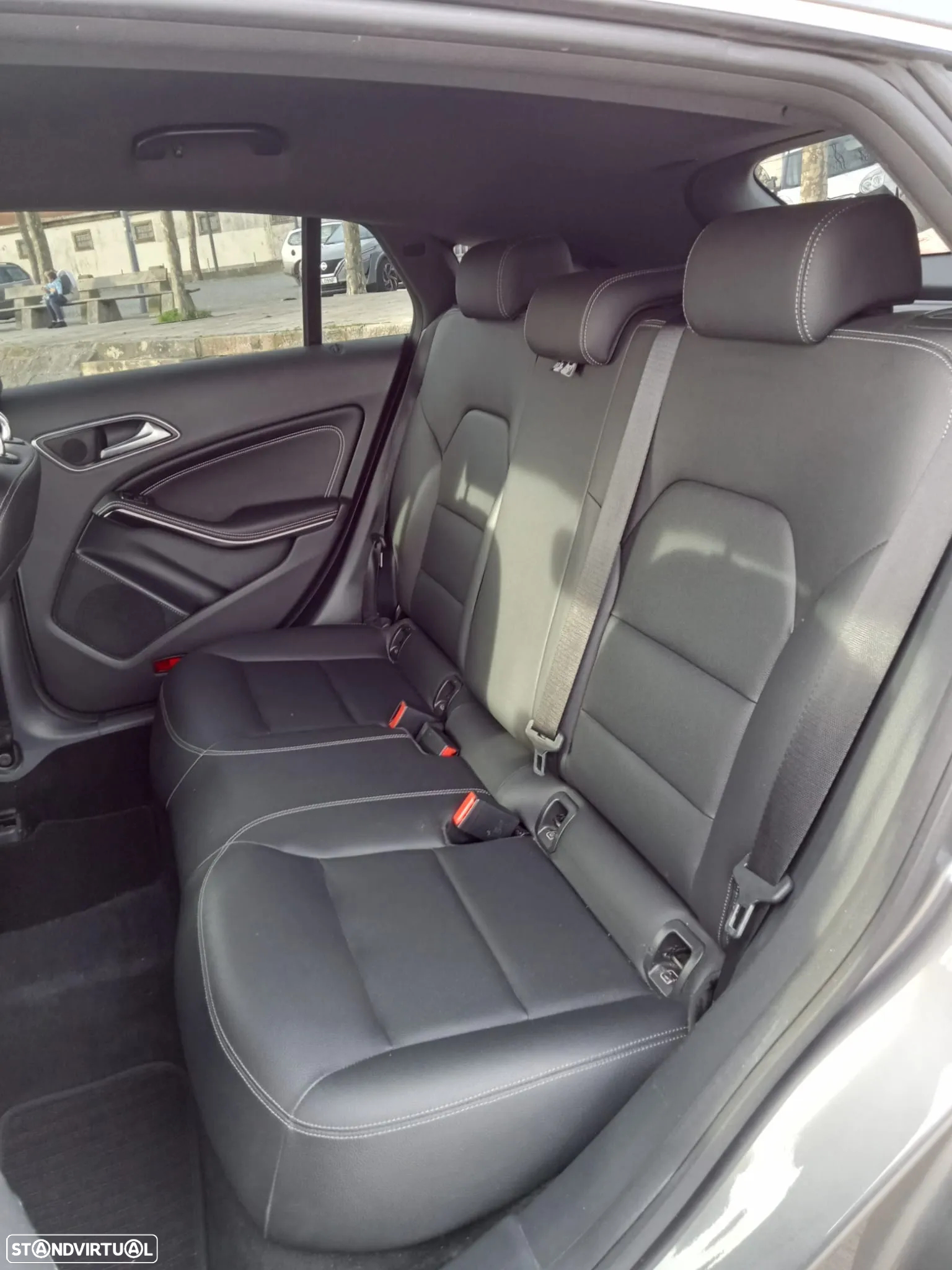 Mercedes-Benz CLA 180 Shooting Brake d 7G-DCT Urban - 15