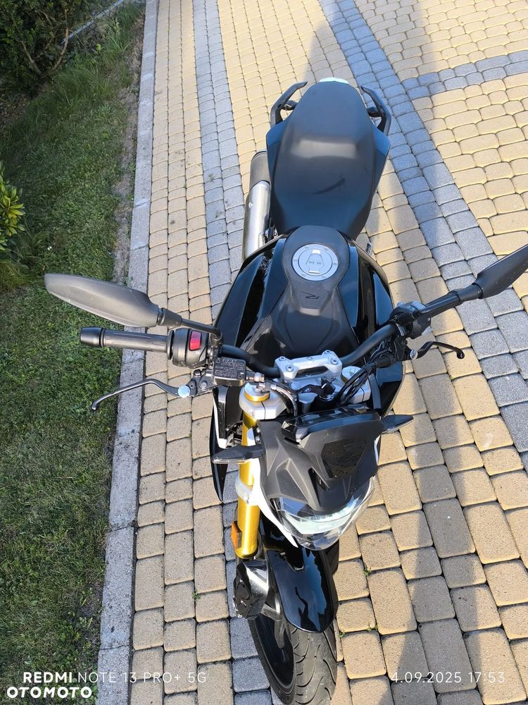 BMW G - 7