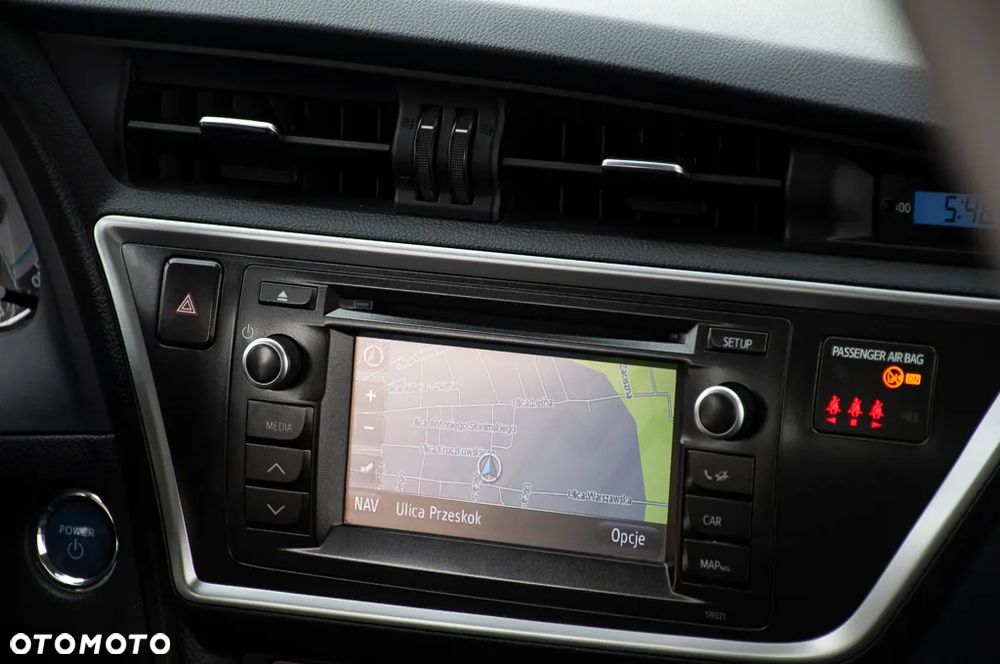 Toyota Auris - 18