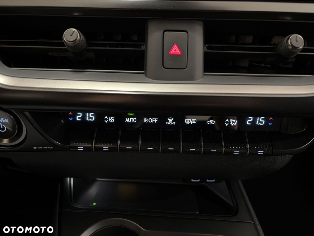 Lexus UX 300h F Sport Design - 17