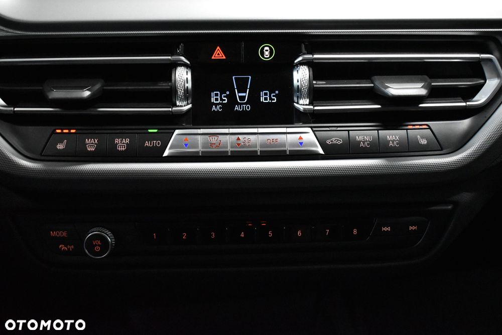 BMW Seria 2 218i Advantage - 19