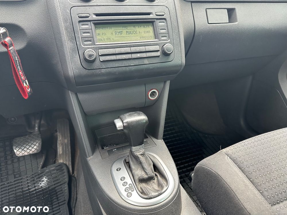 Volkswagen Touran 1.9 TDI Conceptline DSG - 10