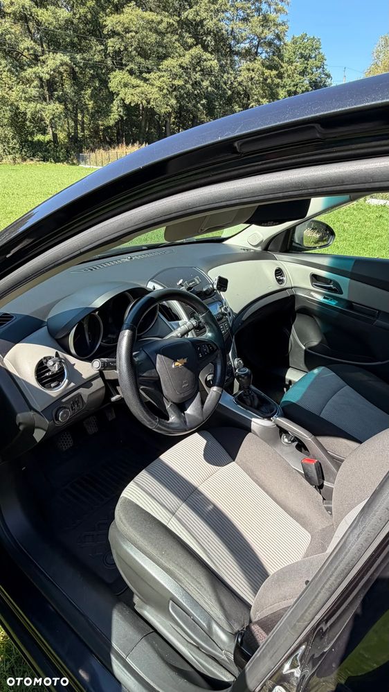 Chevrolet Cruze 1.8 LS+ - 4