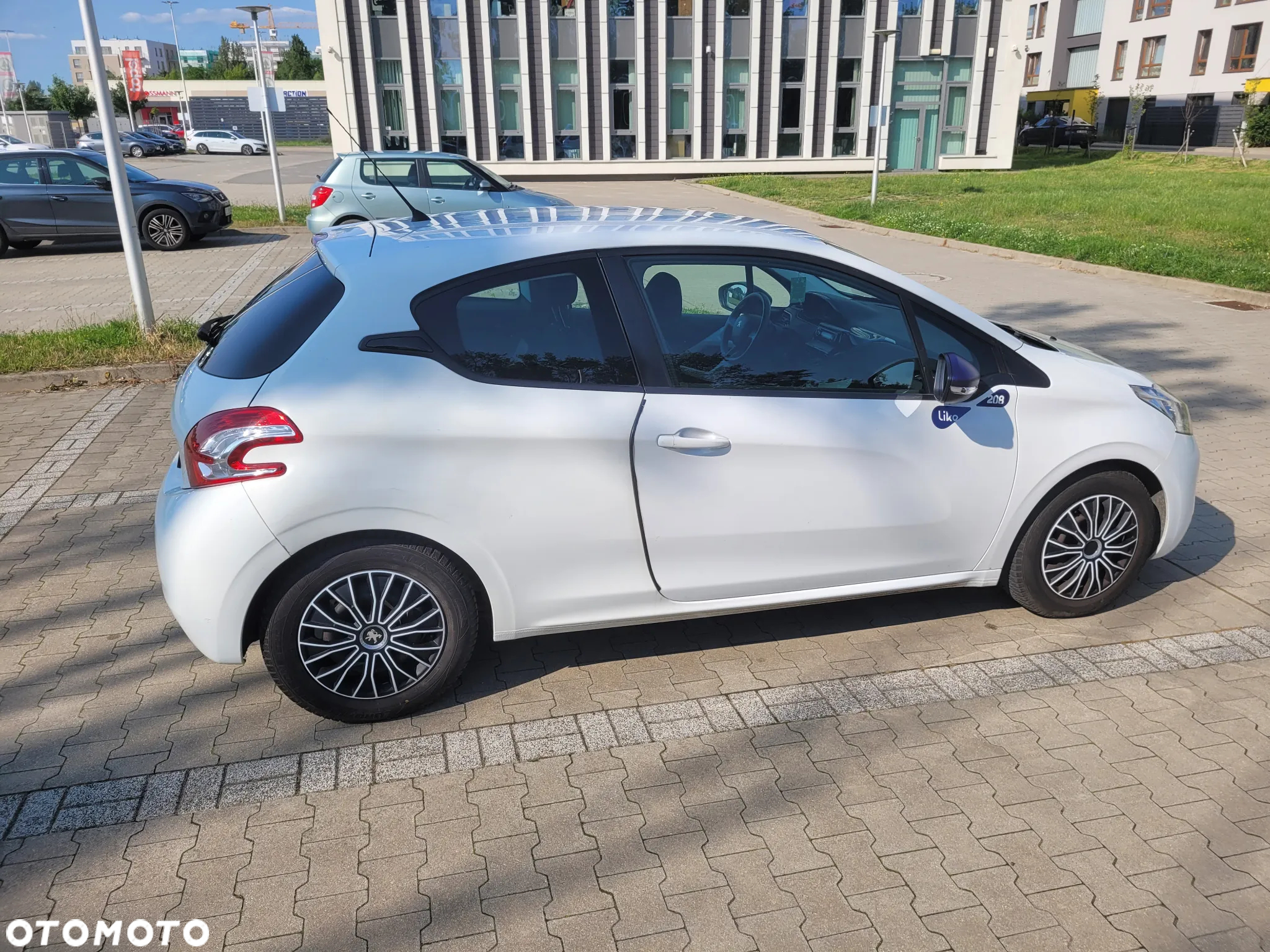 Peugeot 208 - 5