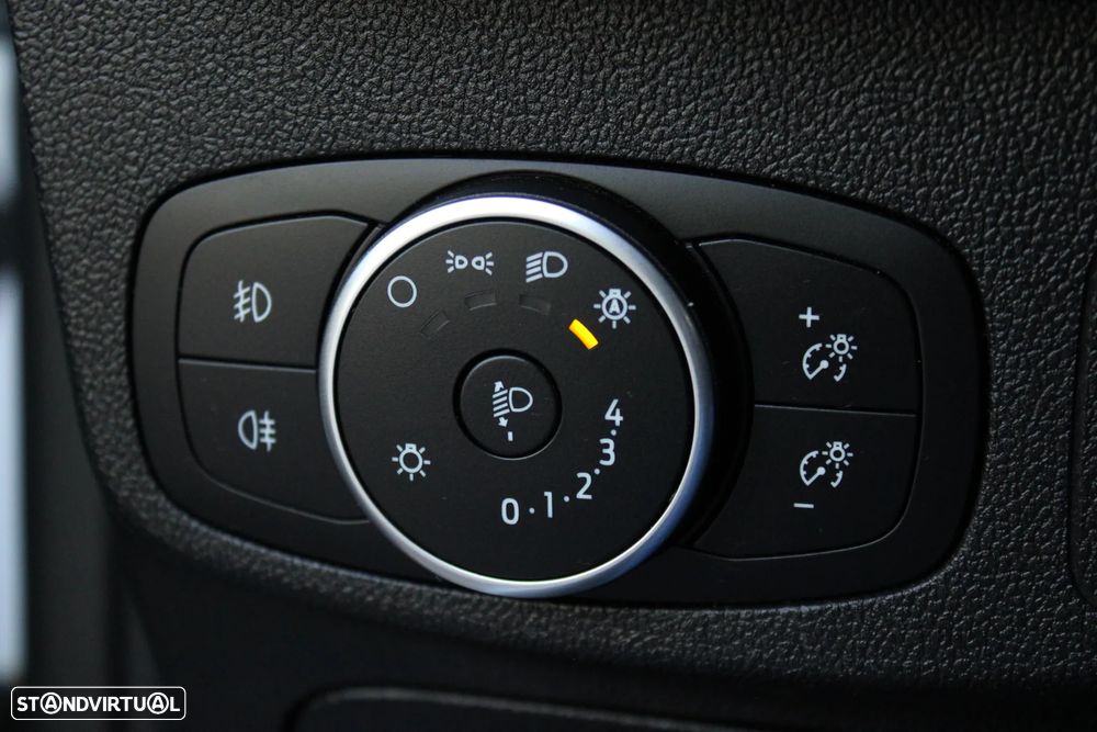 Ford Focus SW 1.5 EcoBlue S&S TITANIUM - 27