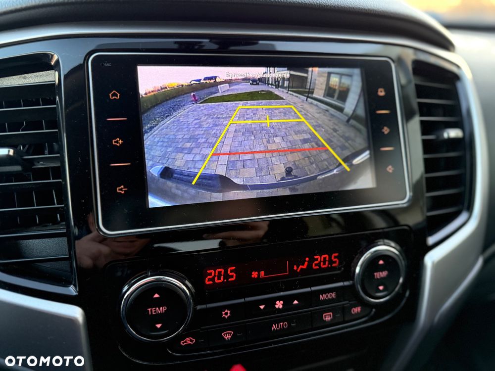 Mitsubishi L200 2.2 d DC Power Instyle Plus - 12