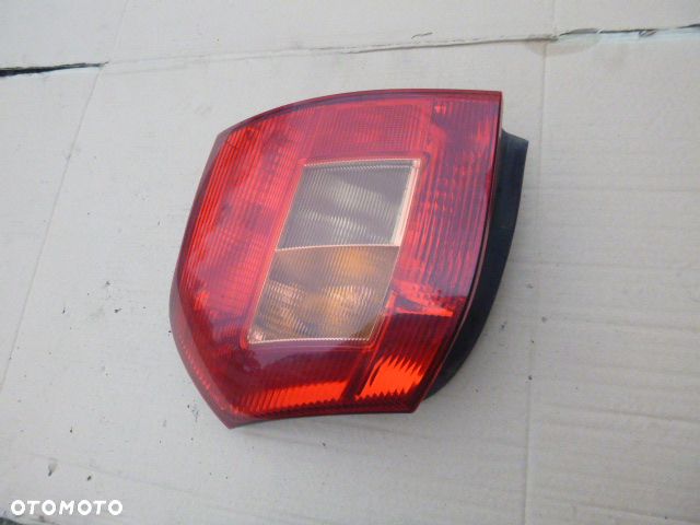 LAMPA PRAWY TYŁ PRAWA TYLNA TOYOTA COROLLA E12 HB - 5