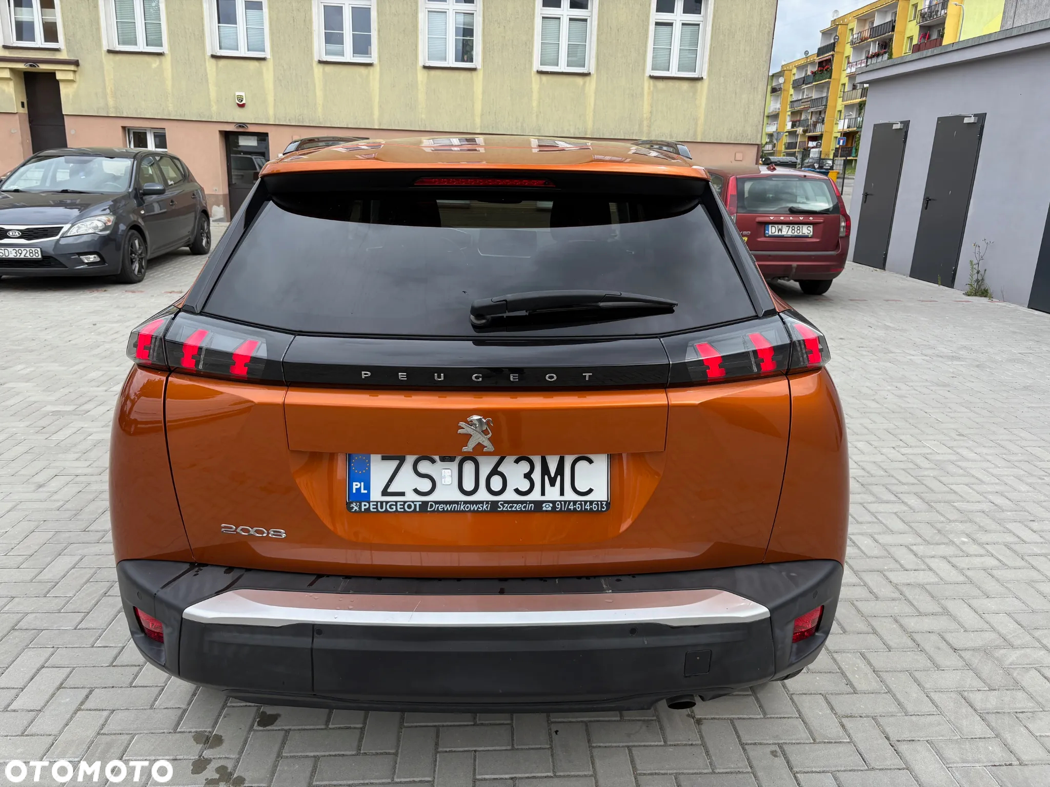 Peugeot 2008 1.2 PureTech Allure S&S - 6