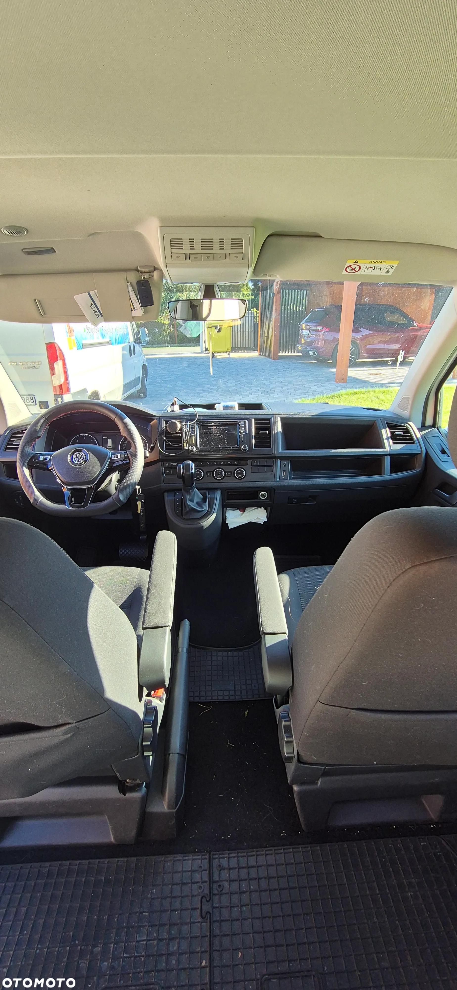 Volkswagen Caravelle 2.0 TDI L2 Trendline 4Motion DSG - 10
