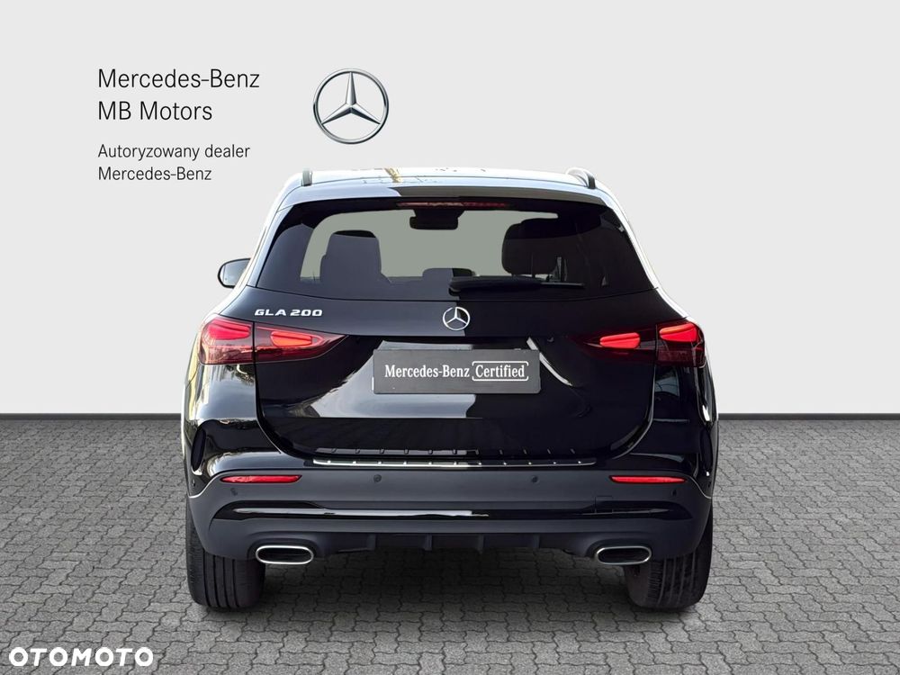 Mercedes-Benz GLA - 4