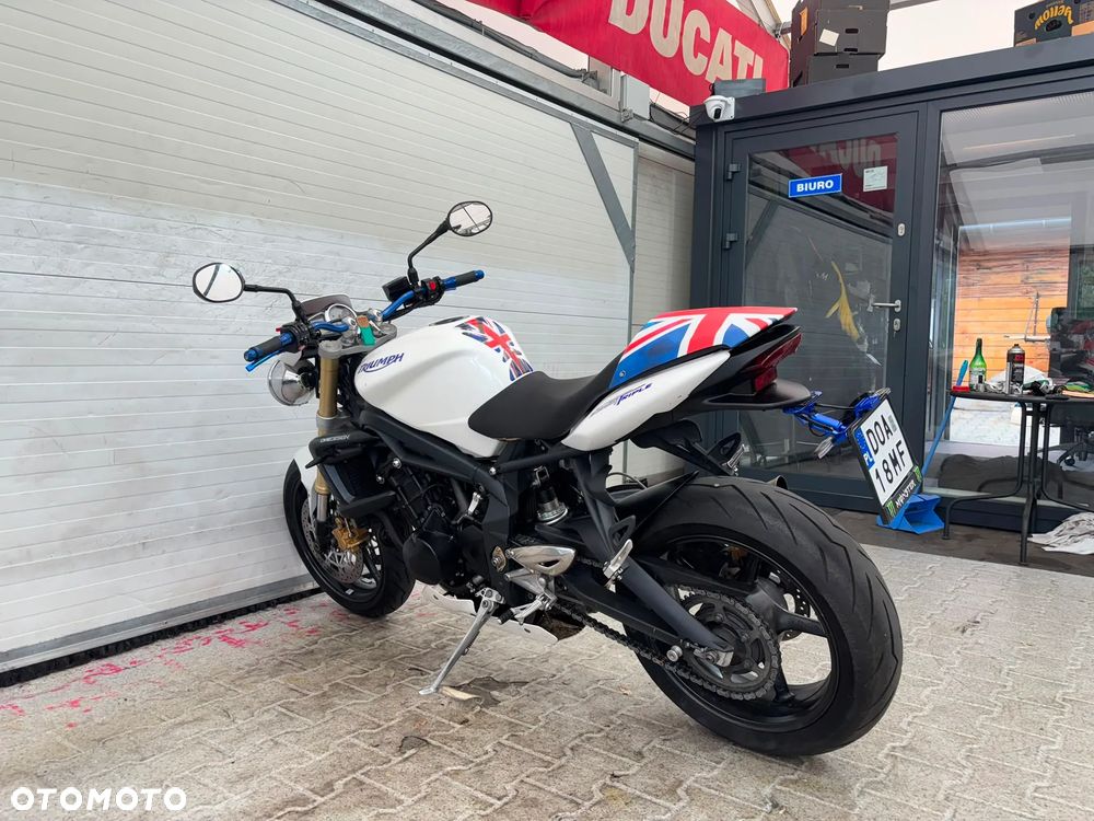 Triumph Street Triple - 7