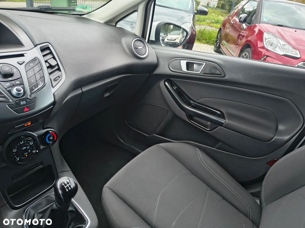 Ford Fiesta 1.25 Celebration - 37