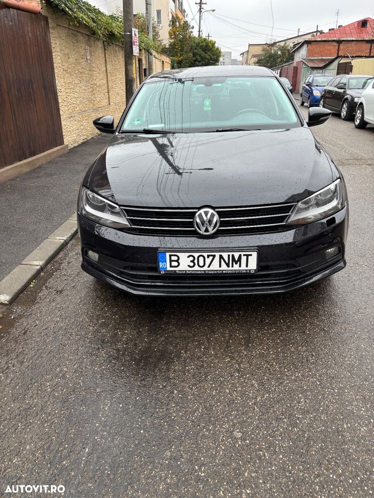 Volkswagen Jetta - 1