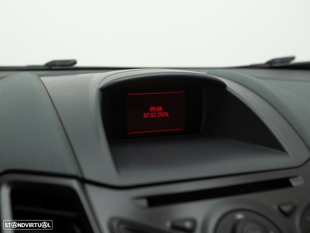 Ford Fiesta Van - 15