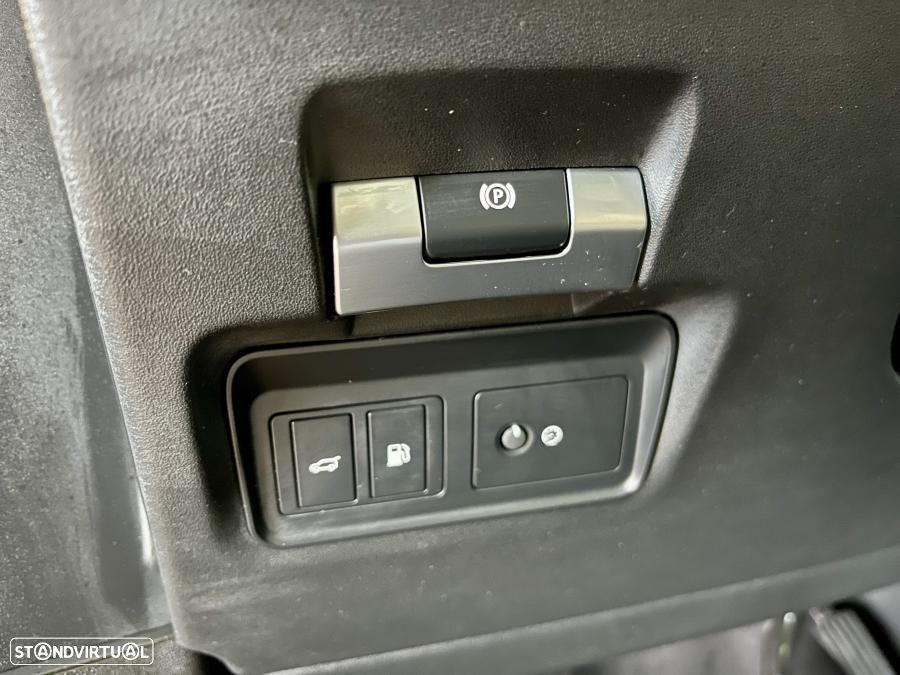 Land Rover Range Rover Evoque 1.5 P300e AWD SE Auto - 18