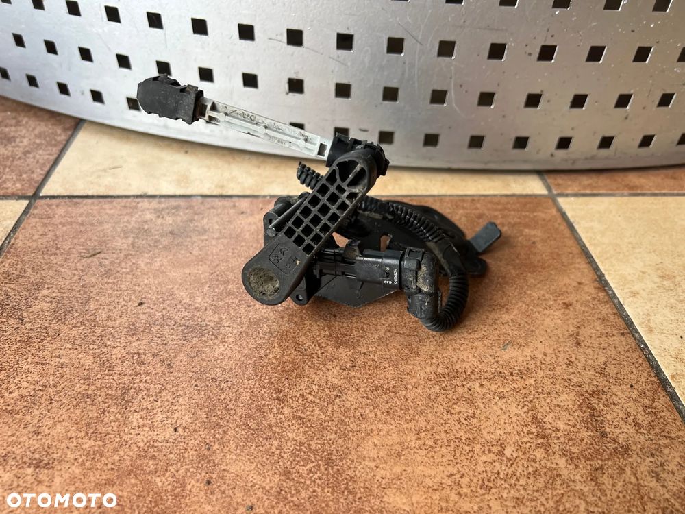 CZUJNIK POZIOMOWANIA ŚWIATEŁ XENON TYŁ TYLNY PEUGEOT 2008 II 9824501180 - 1