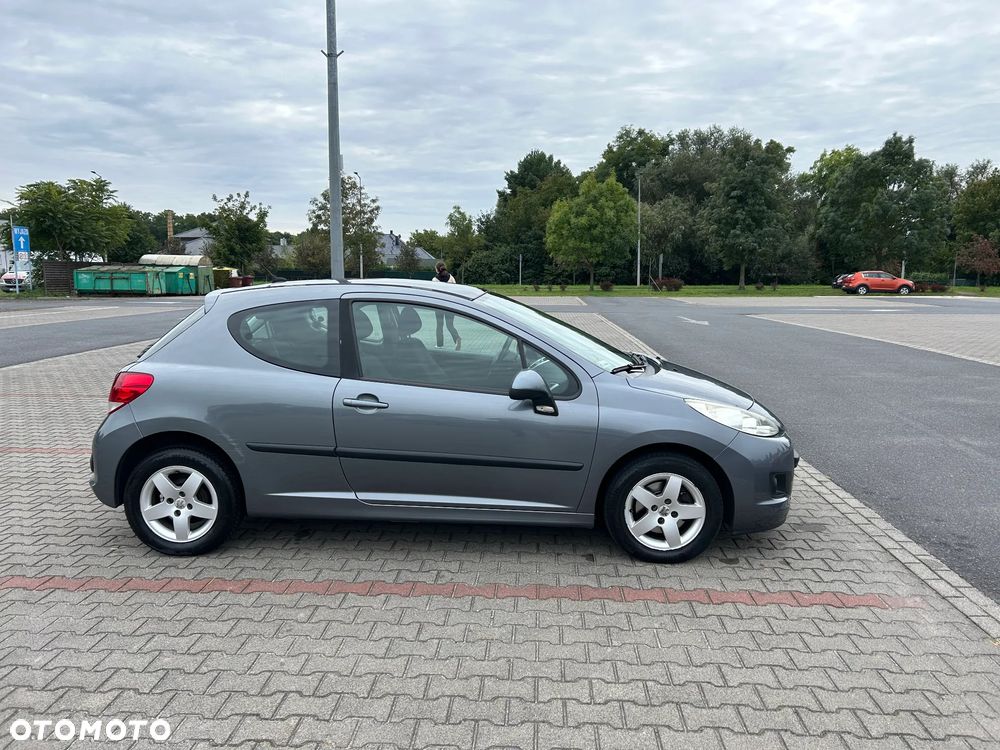 Peugeot 207 1.4 16V Trendy - 3