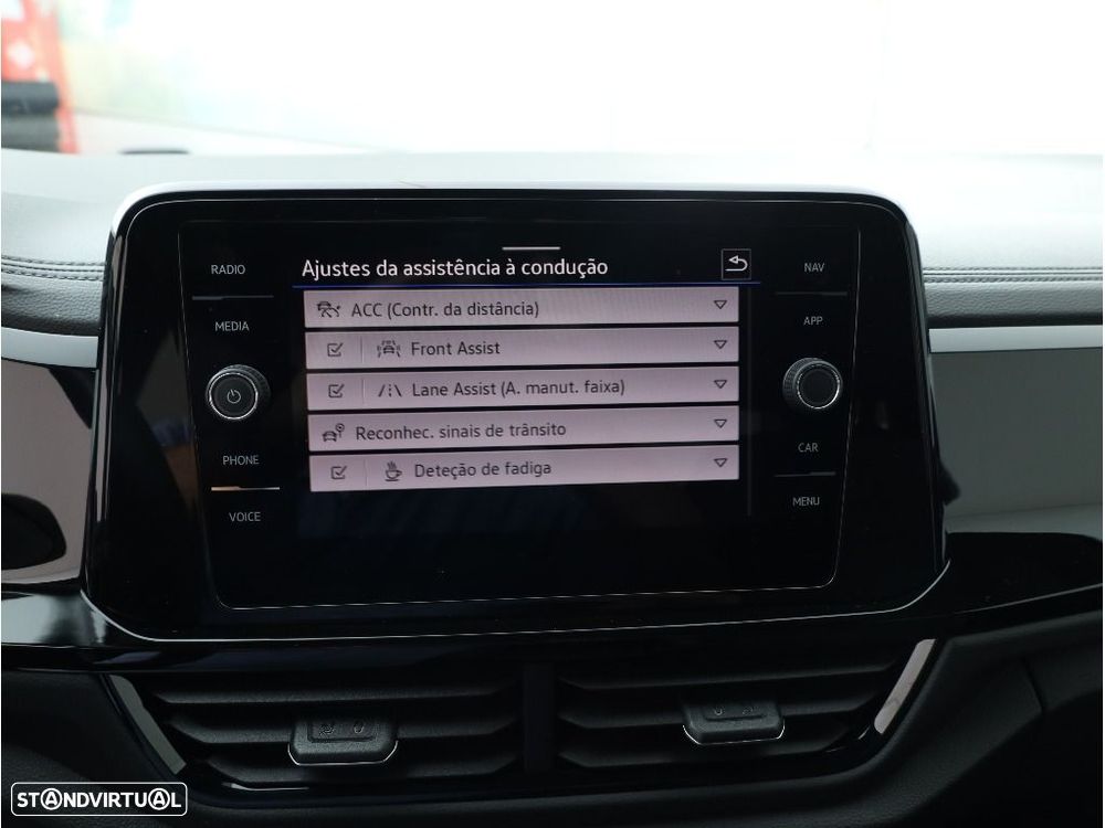 VW T-Roc 2.0 TDI R-Line DSG - 23