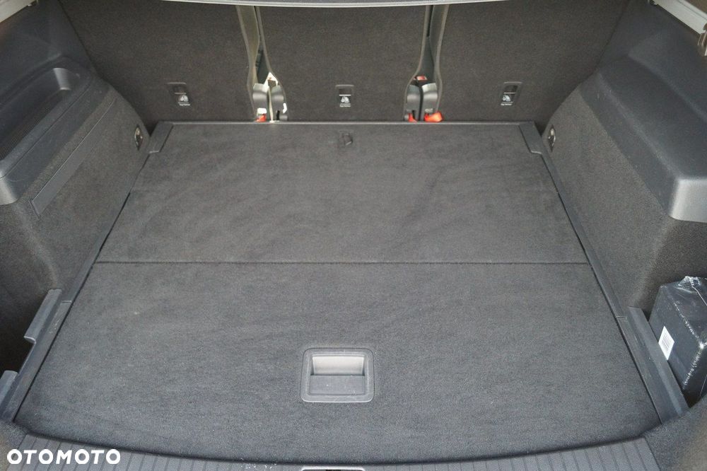 Volkswagen Touran - 17