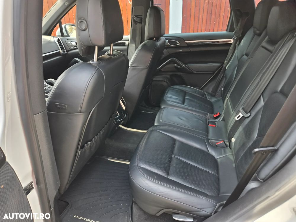 Porsche Cayenne 3.0TD TipTronic - 11