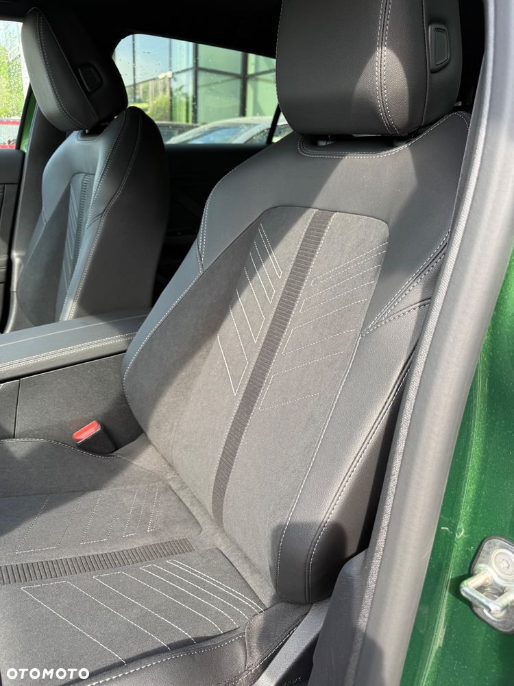 Opel Astra 1.2 T mHEV Ultimate S&S eDTC - 15